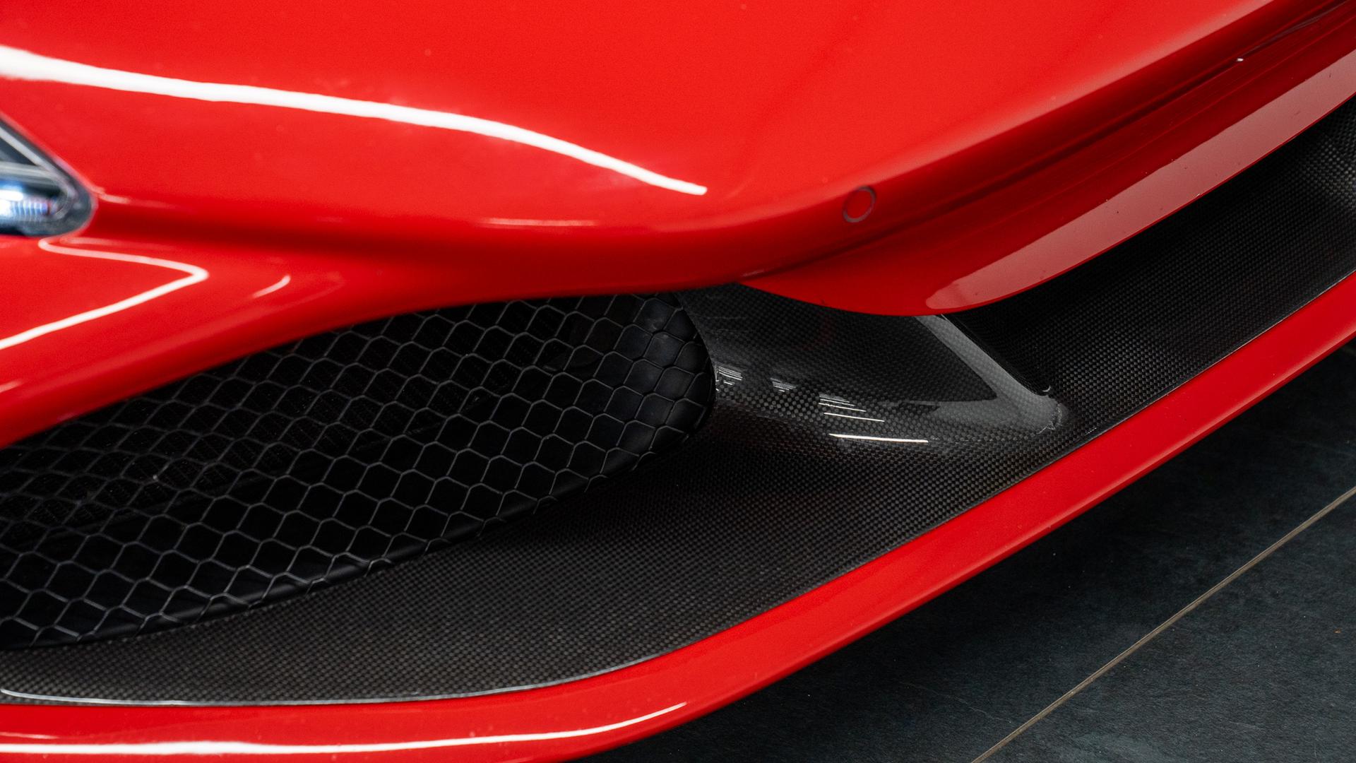 Ferrari F8 Photo 813a4b0a-c2ca-41a2-bd82-939038a612cc.jpg