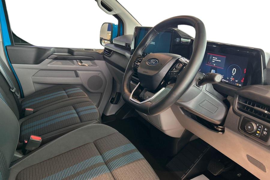 Ford TRANSIT CUSTOM Photo 8146cc70-31ce-485e-95a7-b864118fe178.jpg