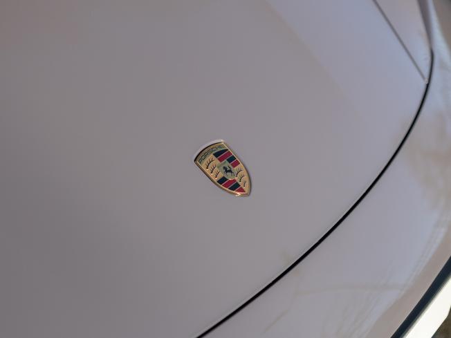 PORSCHE Taycan Photo 40