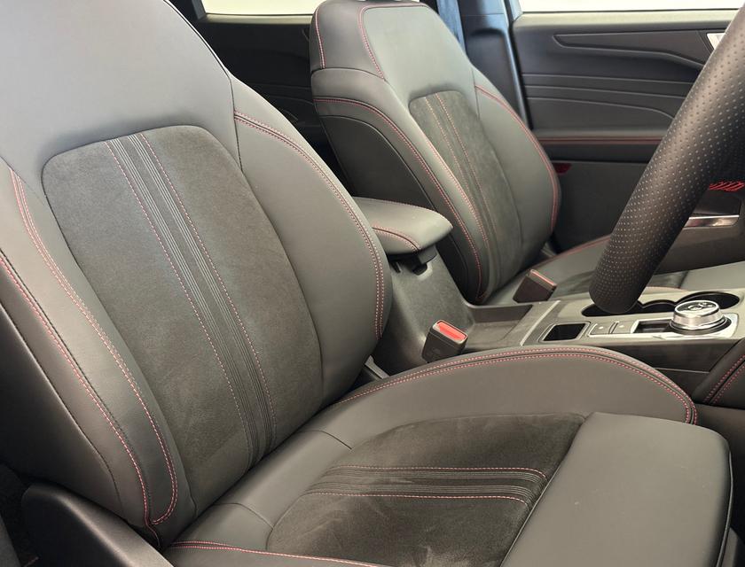 Ford Kuga Photo 8162d923-41bf-4dd0-80fb-146afd3c124f.jpg