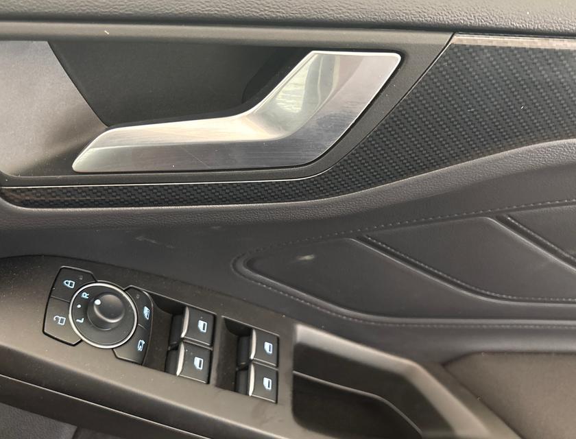 Ford Focus Photo 81639b57-eb8c-4654-8cd5-6fc980104b2c.jpg