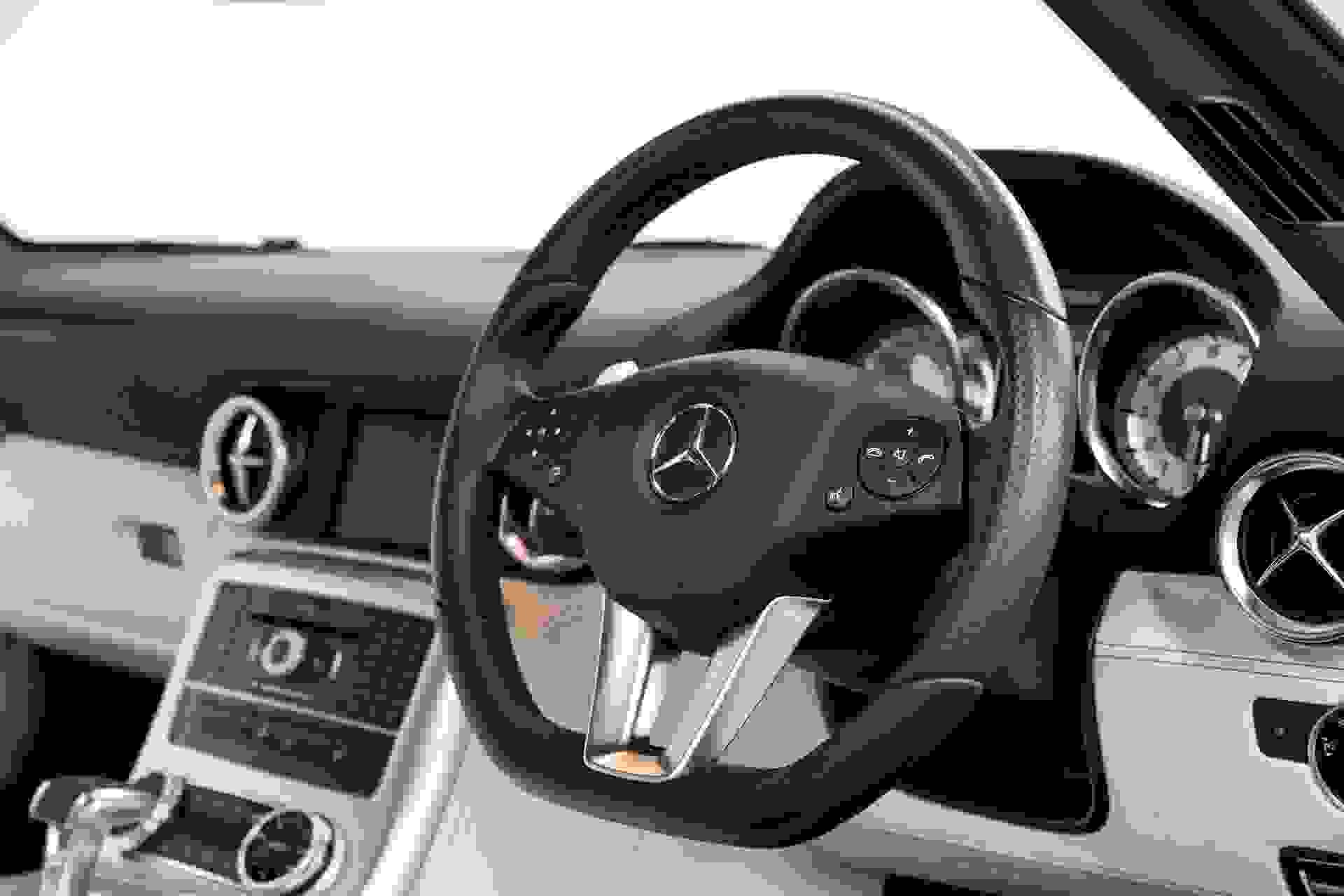 Mercedes-Benz SLS Photo 8164096e-9088-47e4-9c86-8c2632998990.jpg
