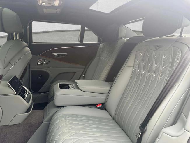BENTLEY Flying Spur Photo 11