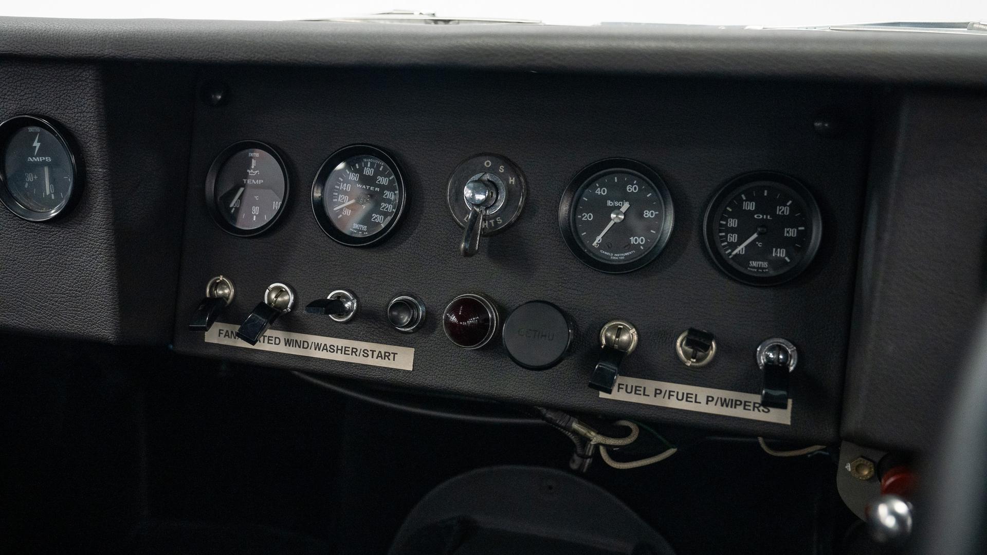 Jaguar E-Type Series I Photo 816c7561-9ac5-478b-890b-8fe668fd9d79.jpg