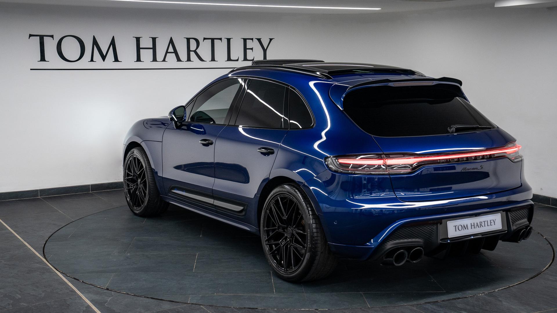 Porsche Macan Photo 816de6ba-29dd-4e72-8d0f-ee9947fda9c1.jpg