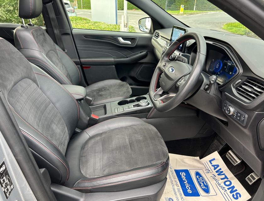 Ford Kuga Photo 816f99c0-3433-495b-ac18-8e75567aa520.jpg