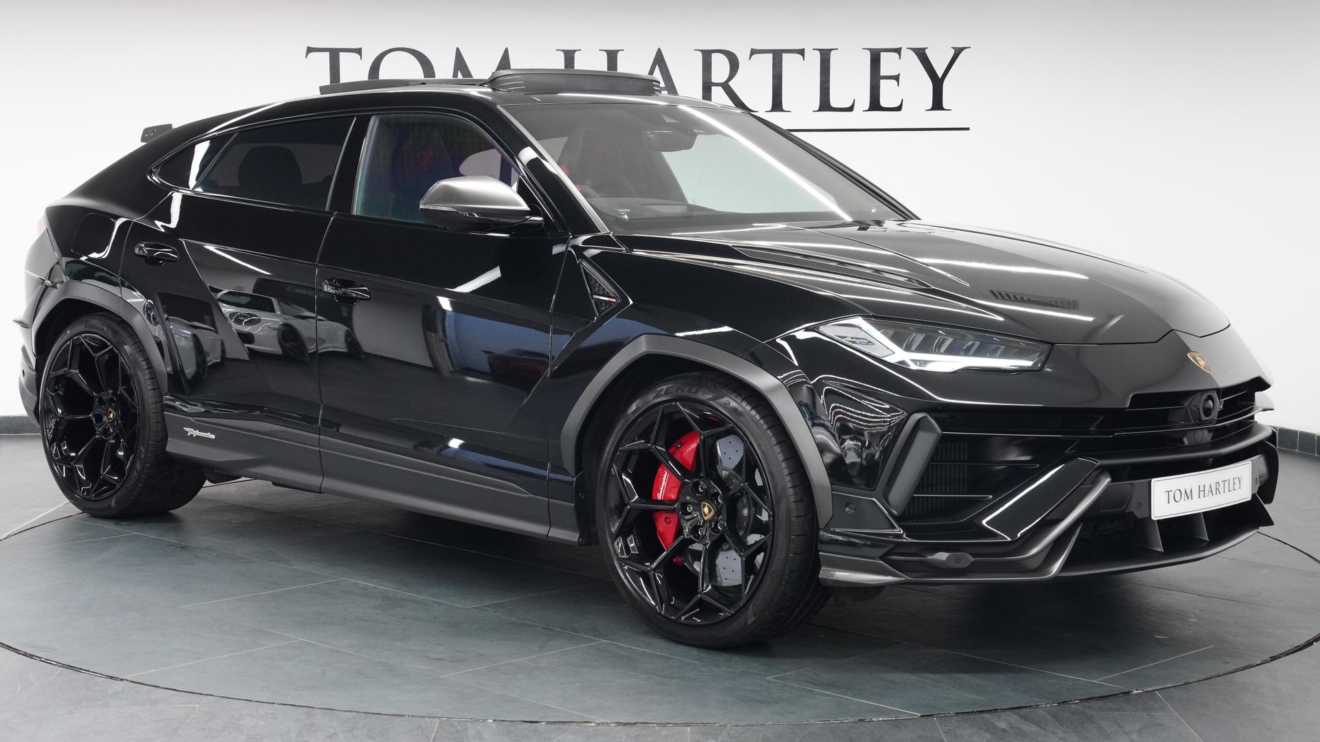 LAMBORGHINI Urus Photo 817672d9-dc34-4066-8aa2-d9ce24c48a2f.jpg