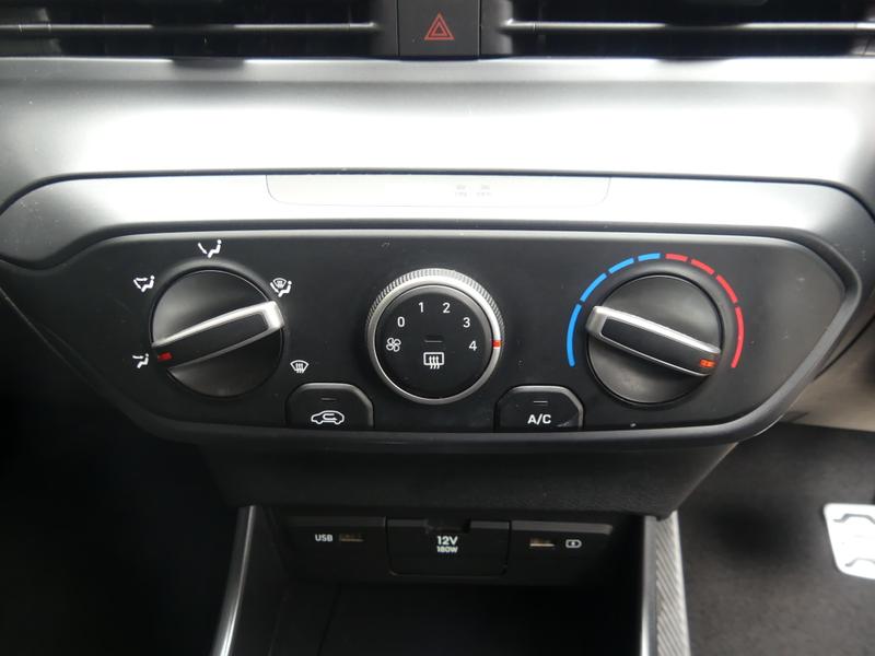 Hyundai BAYON Photo 817b56a4-aa55-412b-9a72-28c120685615.jpg
