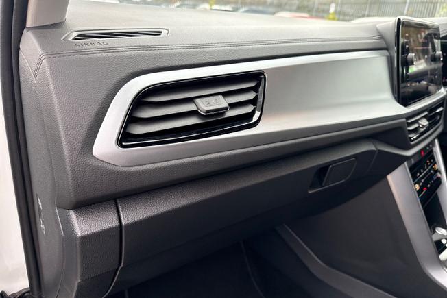 VOLKSWAGEN T-Roc Photo 31