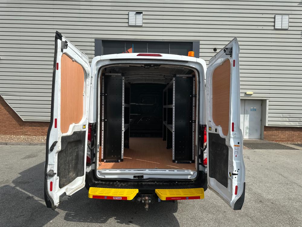 Ford Transit  Photo 8193e71e-9226-476e-9473-fd2665bc069d.jpg