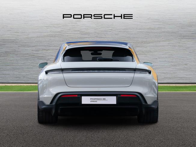 PORSCHE Taycan Photo 7