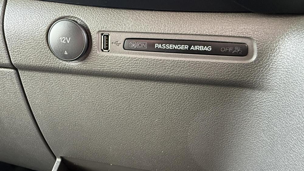 Ford Transit Photo 81a2e5ff-b52d-48b2-95d5-10abb56d6174.jpg