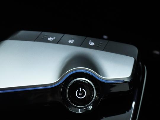 Kia EV6 Photo 81bb2d99-d80c-4612-8e06-f7eb649875fa.jpg