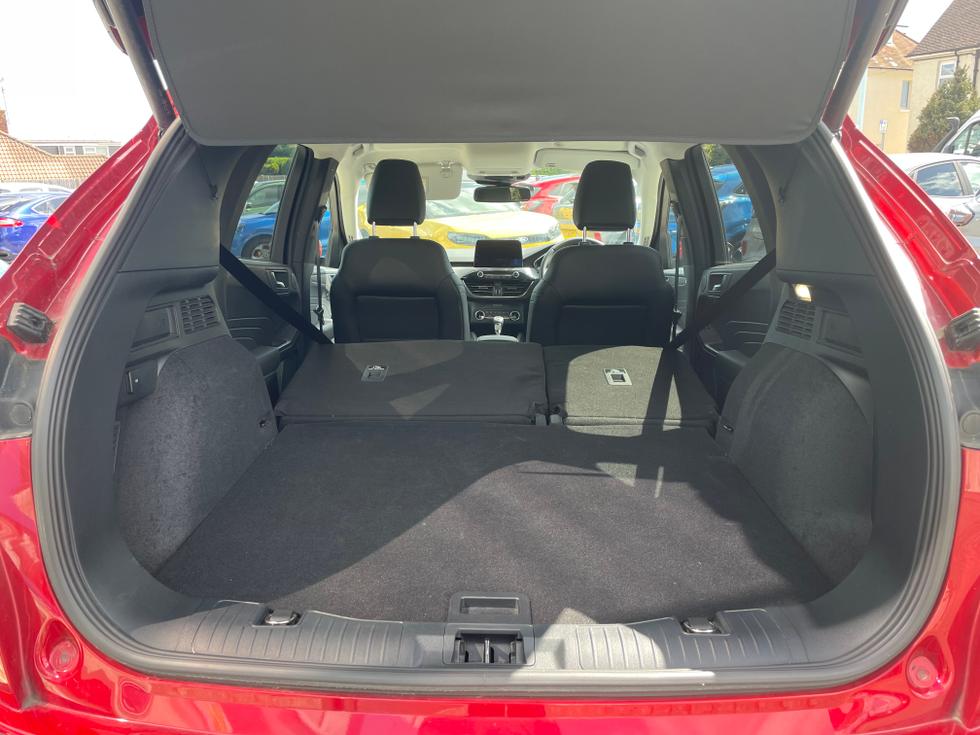 Ford Kuga Photo 81bc9686-c336-4c64-8a60-9bf0b919acc5.jpeg
