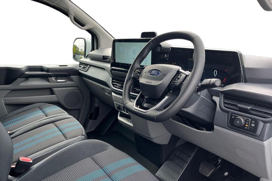 Ford TRANSIT CUSTOM Photo 81c9953e-8a4e-4e1f-841a-934890727172.jpg
