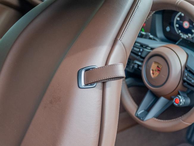 PORSCHE 911 Photo 21