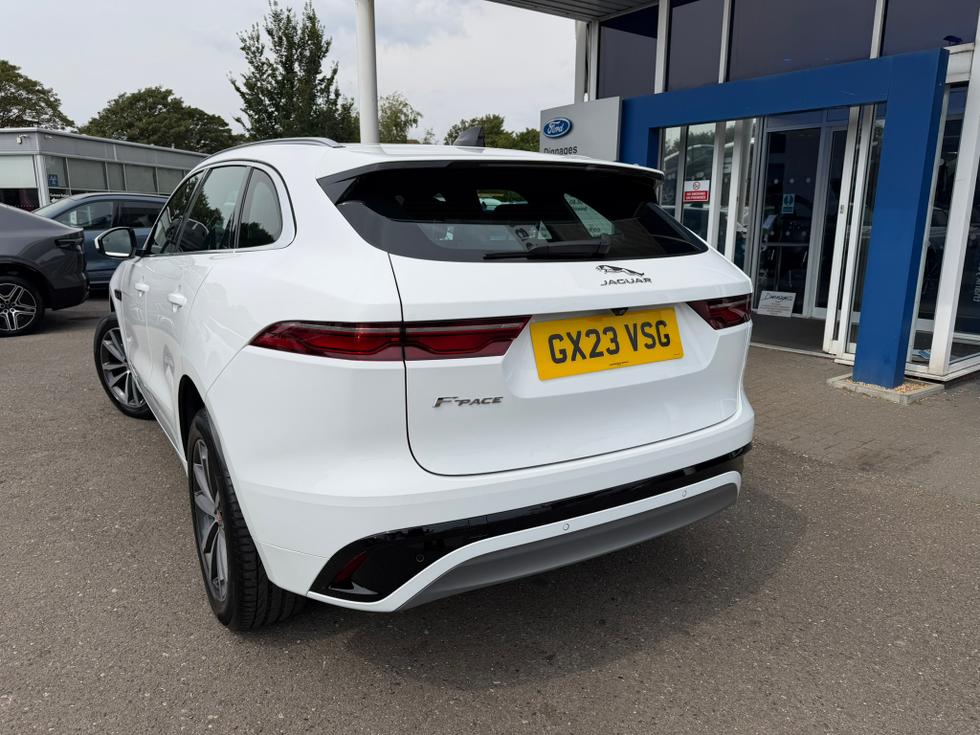 Jaguar F-PACE Photo 81d40dd2-0f11-45d4-8ac5-2d9ebb3ad582.JPEG