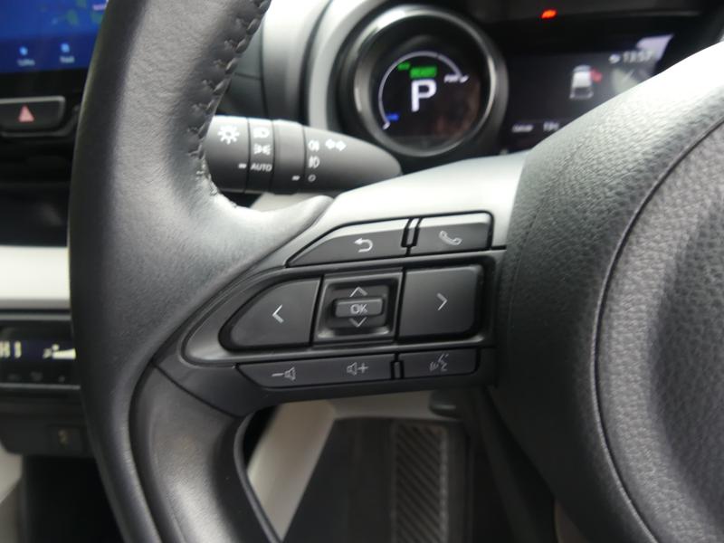 Toyota Yaris Photo 81d45b89-d04f-4593-8bb8-296d57f0509c.jpg