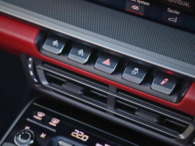 PORSCHE 911 Photo 37