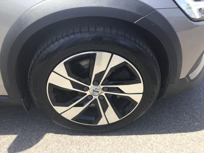 Volvo V60 Cross Country Photo 15