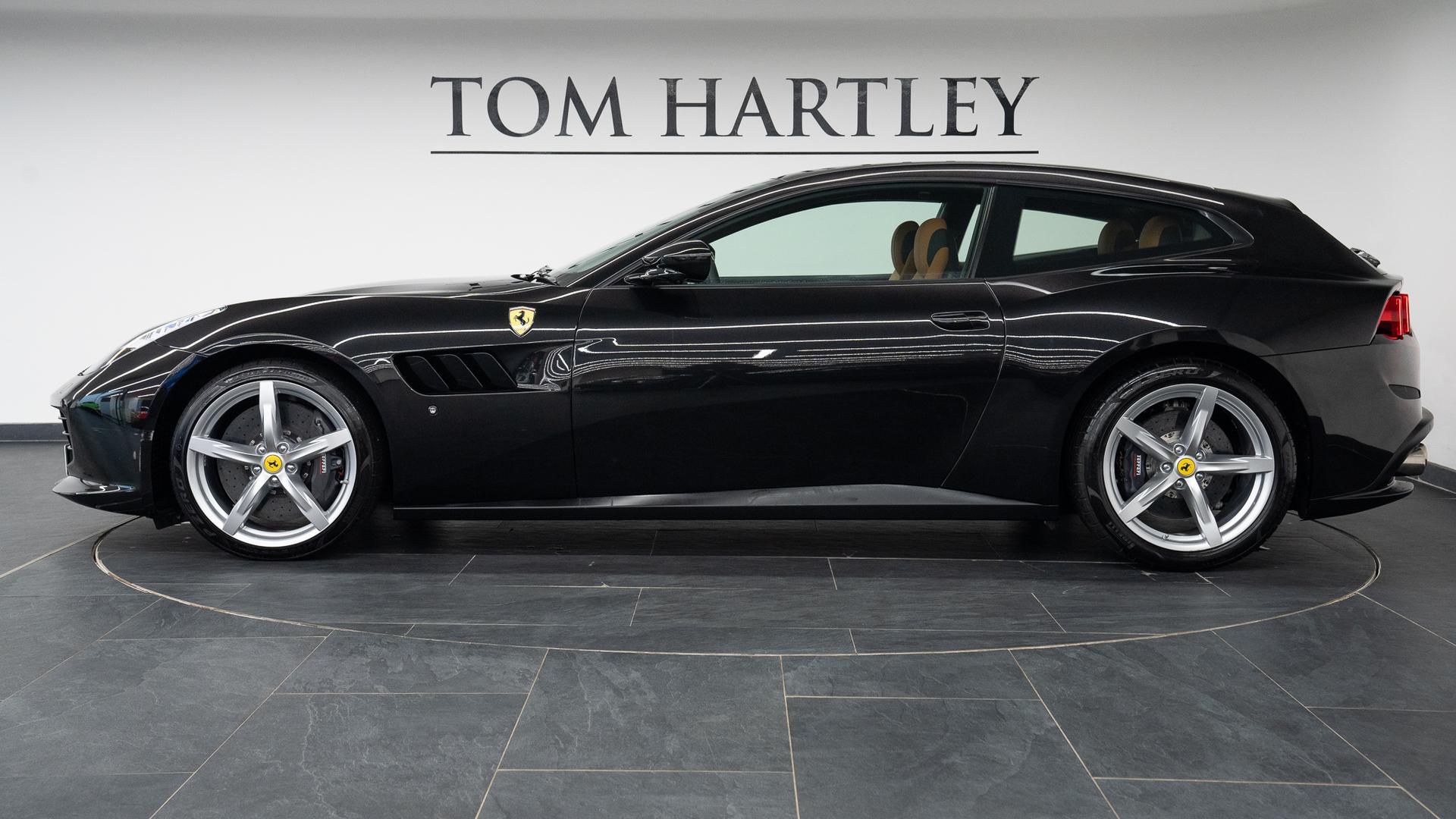 Ferrari GTC4 LUSSO T Photo 81e7d654-84ac-47af-94f9-e4a3b84b2bbf.jpg