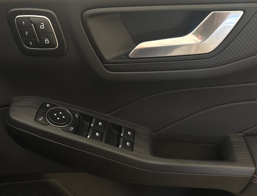 Ford Kuga Photo 81f70747-5ea5-4e1a-bd1c-24dcdd76c156.jpg