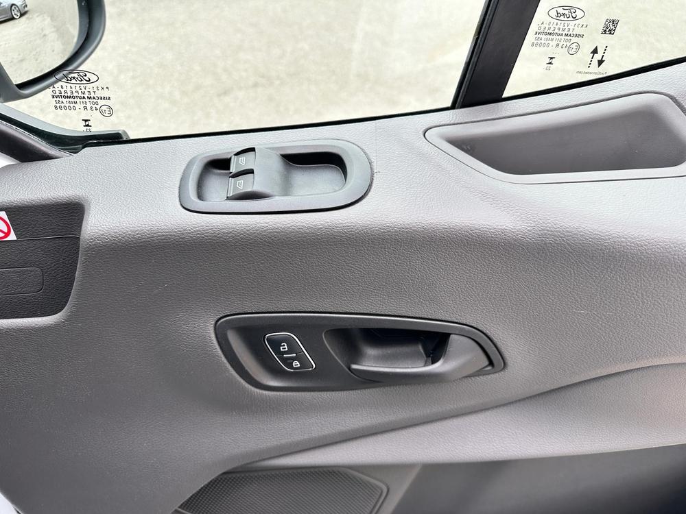 Ford Transit Photo 820ae679-a842-4c98-a7db-097c8ac0d09d.jpg