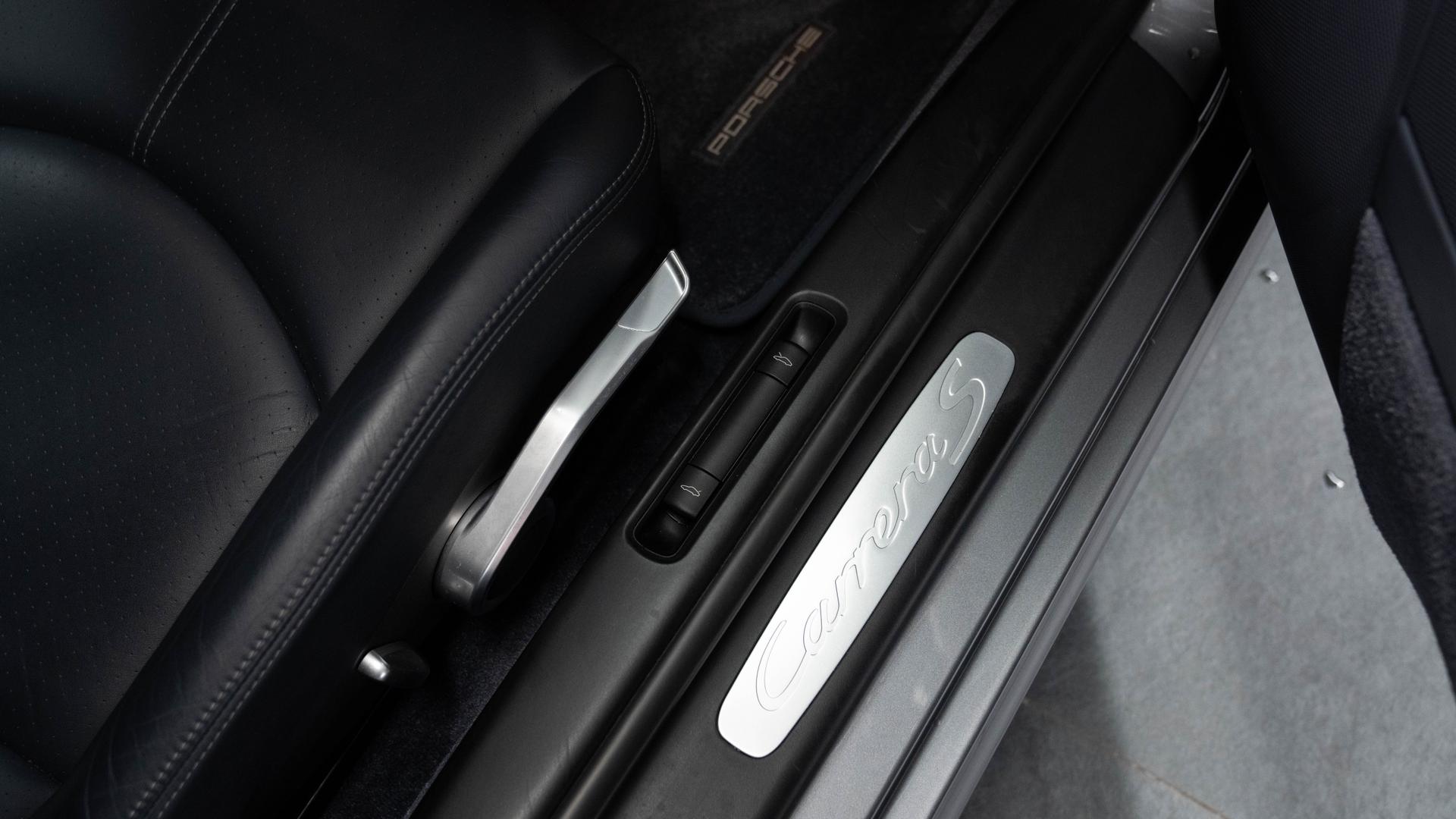 Porsche 911 Photo 821b5907-a8b8-438f-9d8d-211802de7e1e.jpg