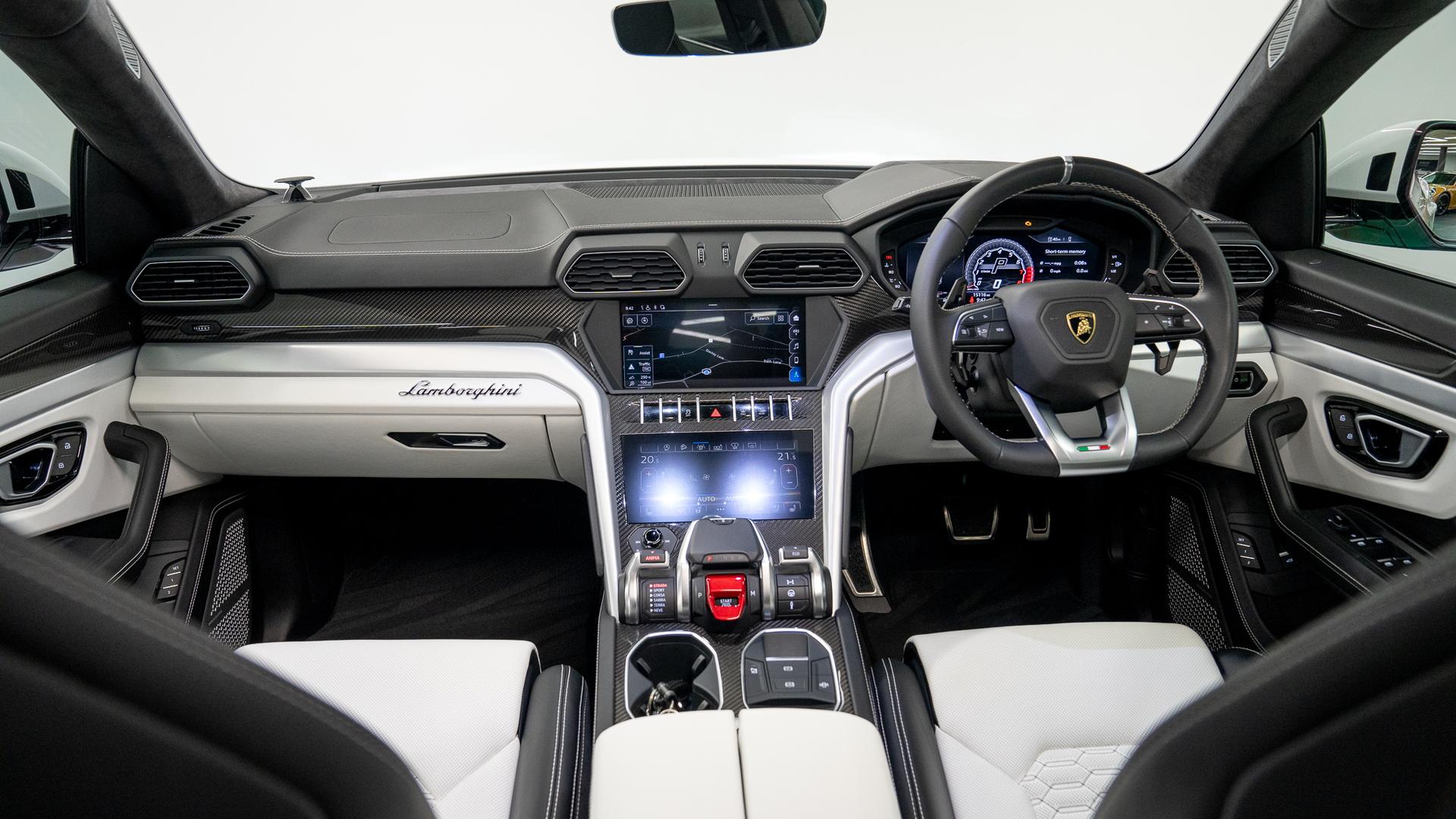 Lamborghini Urus Photo 8228cbfe-d6aa-46bf-8360-75ea0a460ba1.jpg