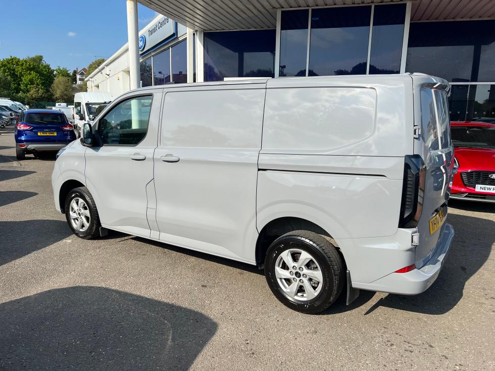 Ford Transit Custom Photo 822d7f03-a0f8-4c23-a797-2b4be8458051.jpeg