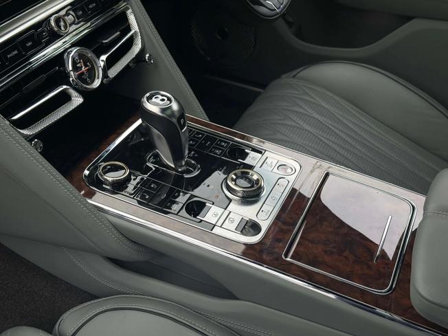 BENTLEY Flying Spur Photo 27