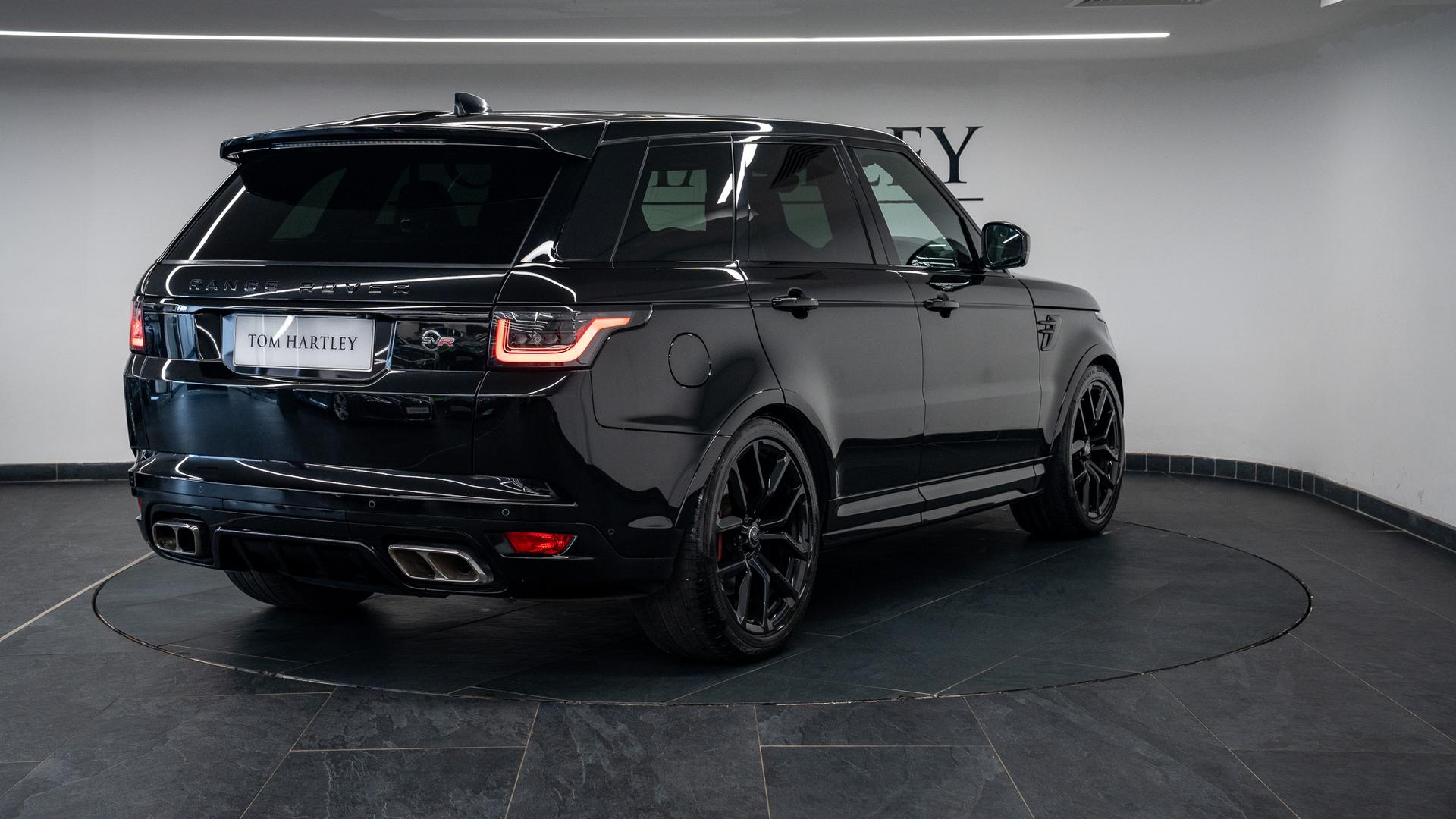 Land Rover Range Rover Sport Photo 82413760-d30d-459d-91b2-d5c6d3cd59f8.jpg