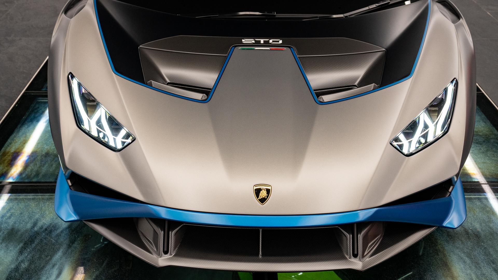 LAMBORGHINI Huracan Photo 826a3f22-cc8e-43d2-ab19-dcadef226175.jpg