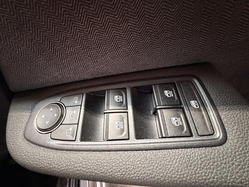 Renault CLIO Photo 826a473e-0ea8-4e7d-a963-975b013dd006.jpeg