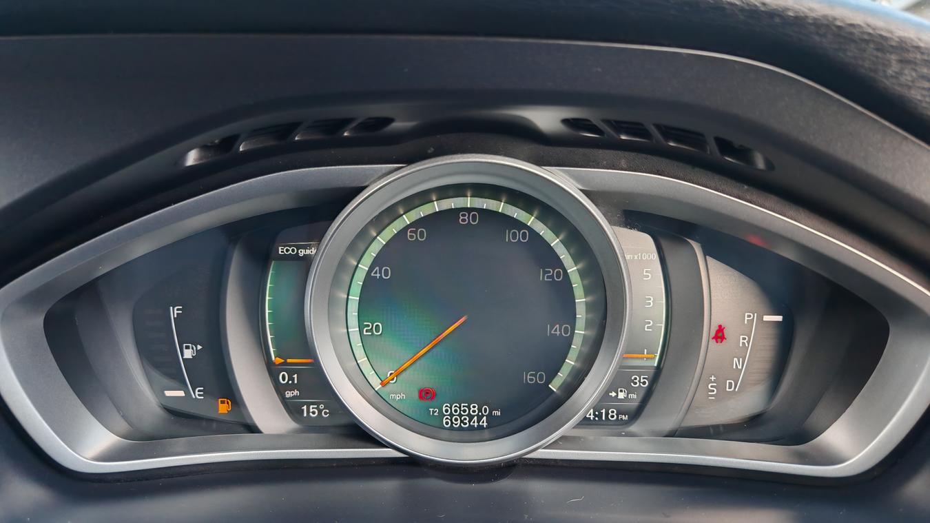 Used Volvo V40 EO66TKE 28