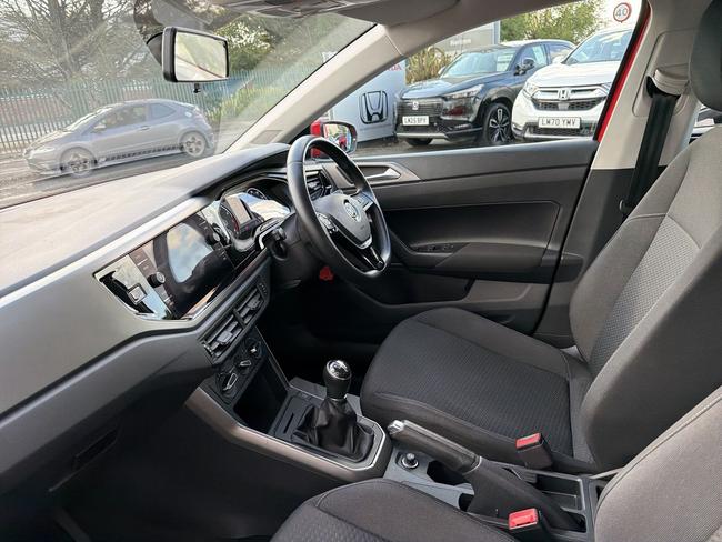 Volkswagen Polo Photo 827976b9-7ce3-42bf-aa92-e89a265e6e74.jpg