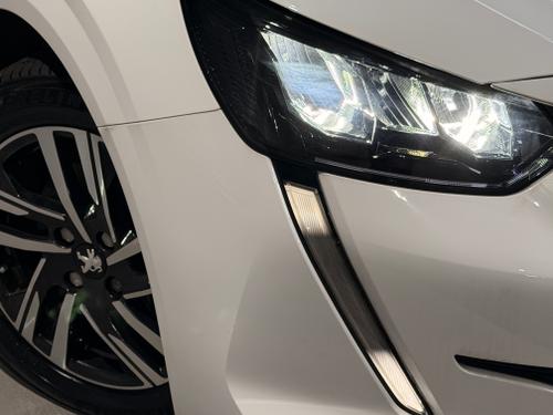 Peugeot 208 Photo 82812644-06ff-41e5-b8b8-f8ce5b2f6854.jpeg