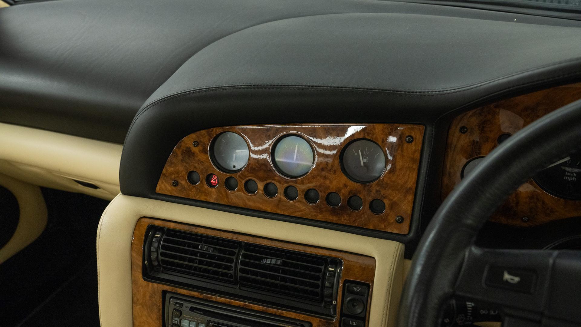 Aston Martin V8 Photo 8281c095-2478-40a5-9936-9f54ed5652cb.jpg