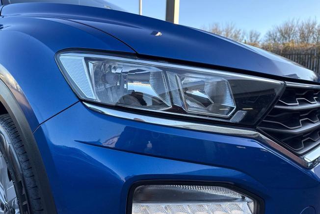 Volkswagen T-Roc Photo 19