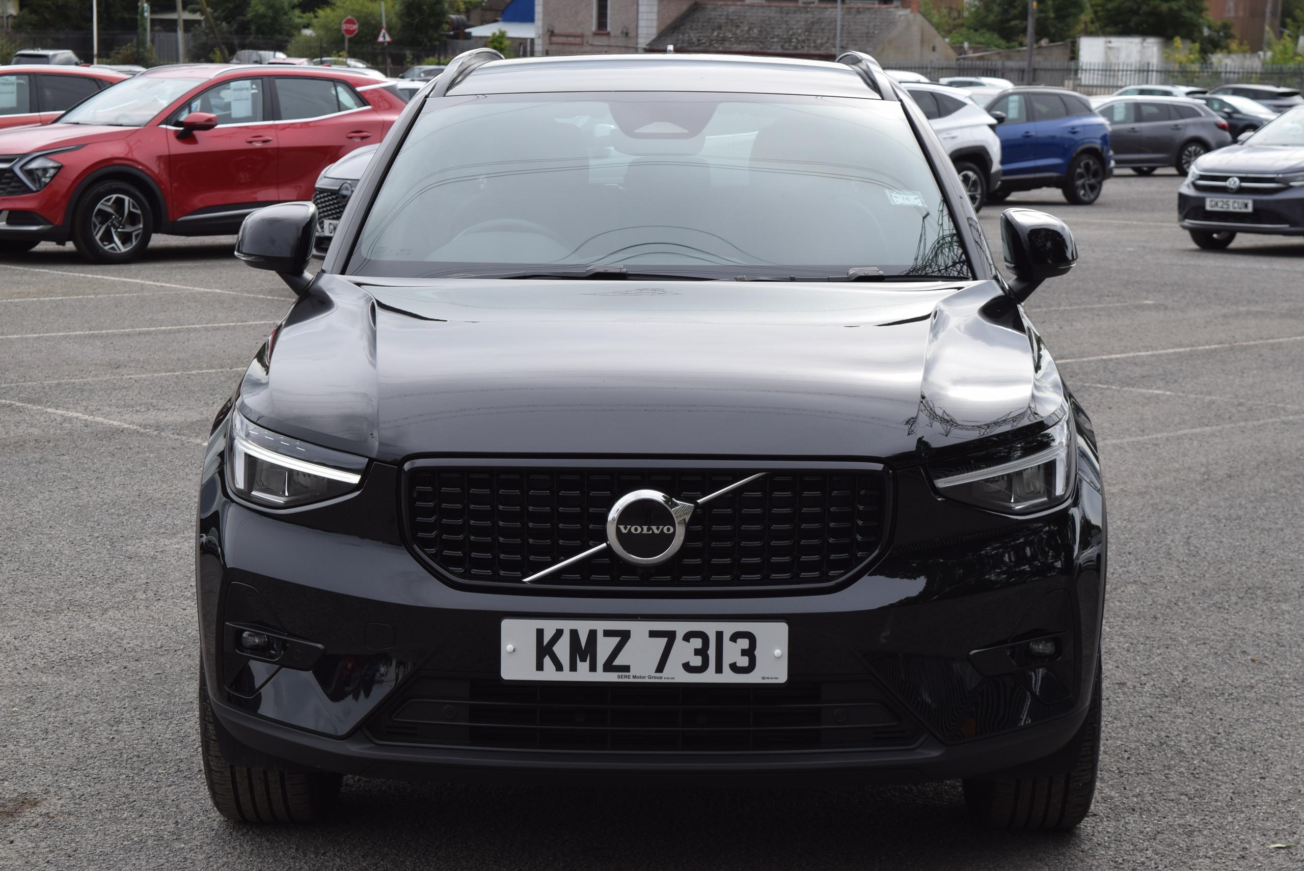 2026 VOLVO XC40 2.0 B4P Plus Dark 5dr Auto - vehicle photo 5 for sale on PureCar
