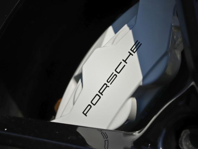 PORSCHE Taycan Photo 45