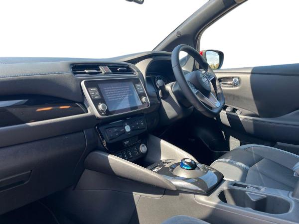 Nissan Leaf Photo 82c22e46-81c2-4d69-920f-c2cb5bf65be4.jpg