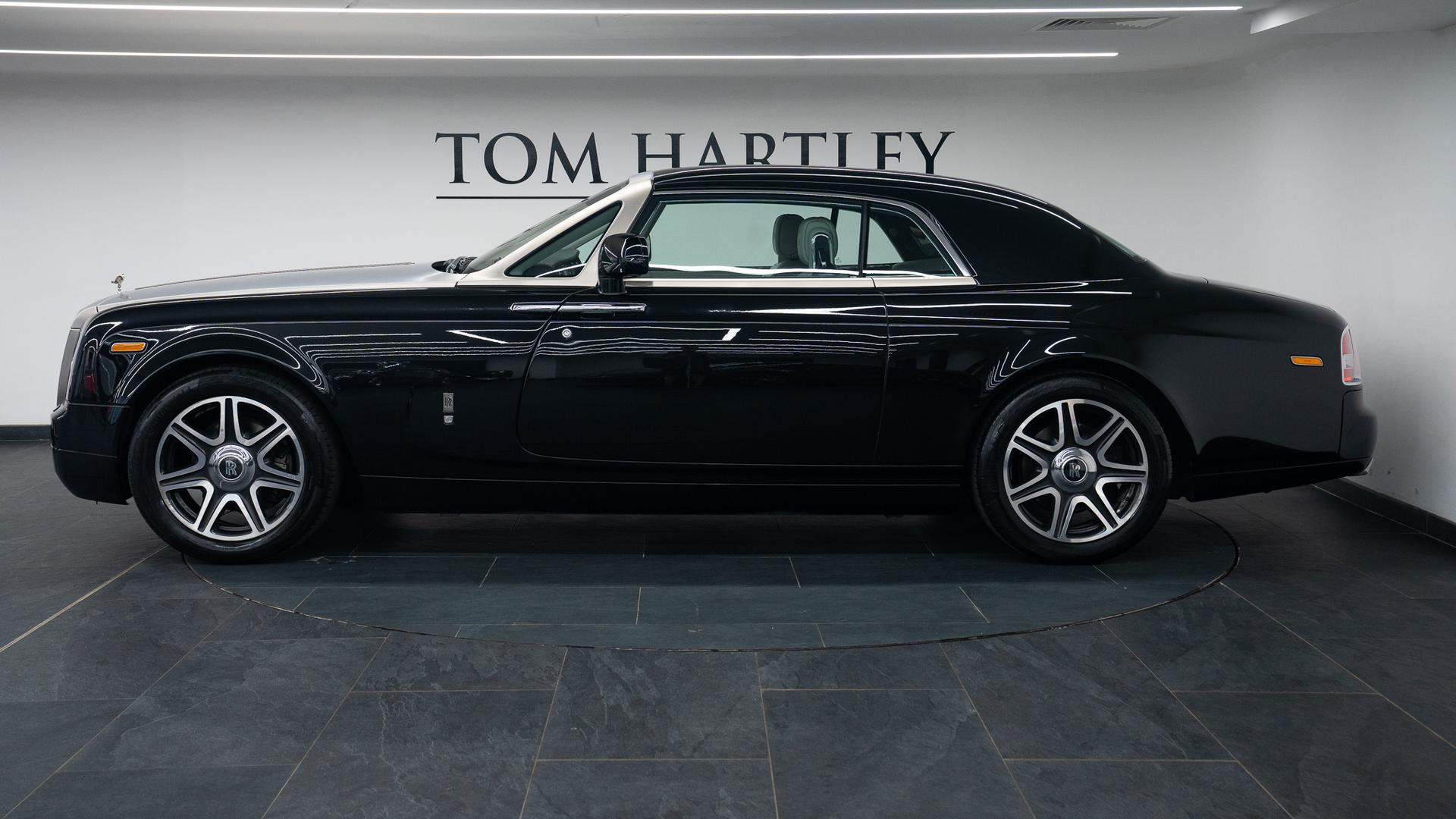 Rolls-Royce Phantom Photo 82caaedd-c40a-40a1-bd29-6eebf22f9e66.jpg