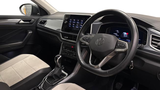 Volkswagen T-Roc Photo 6