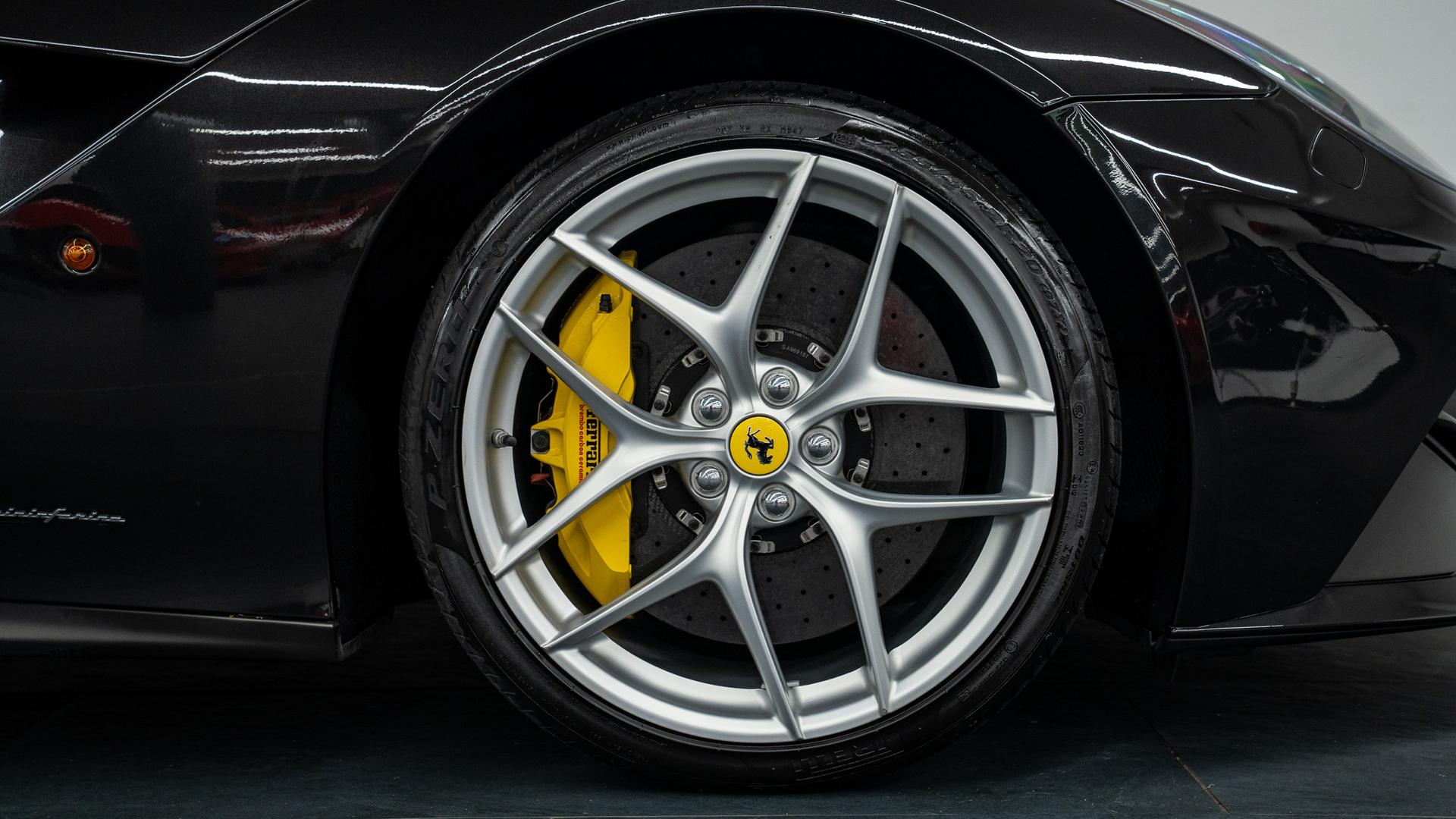 Ferrari F12 Photo 8310daf7-24f4-4ce2-95c2-f4144b152dd9.jpg