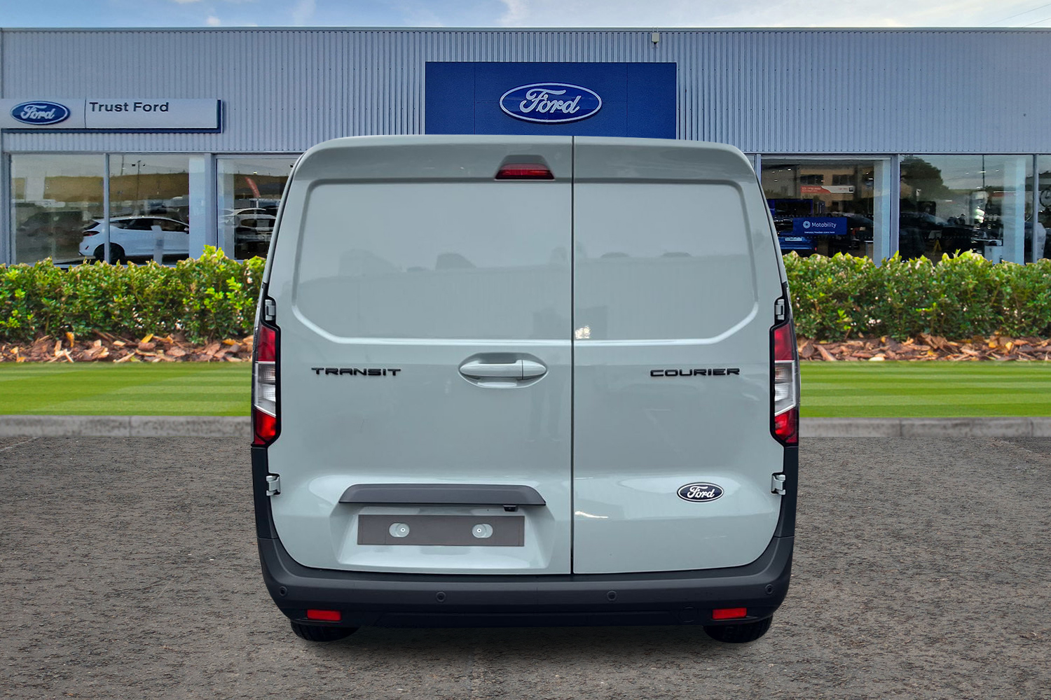 Ford TRANSIT COURIER Photo 12