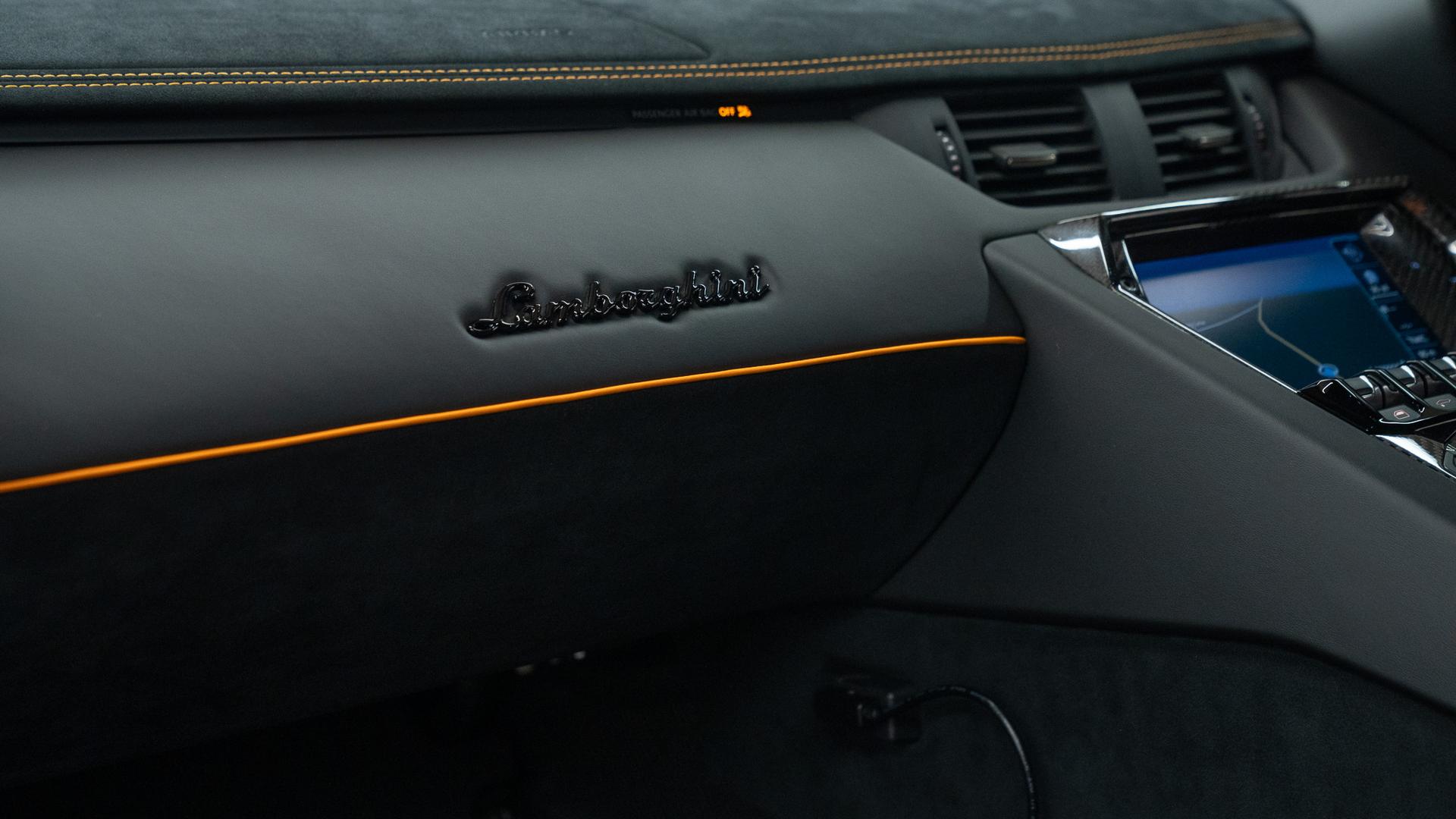 LAMBORGHINI Aventador Photo 83161098-db33-46f2-bdc1-f5c82c0e08d6.jpg