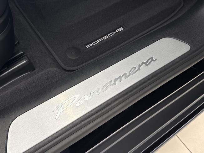 PORSCHE Panamera Photo 38