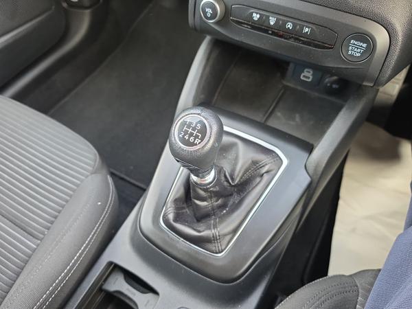 Ford Focus Photo 21