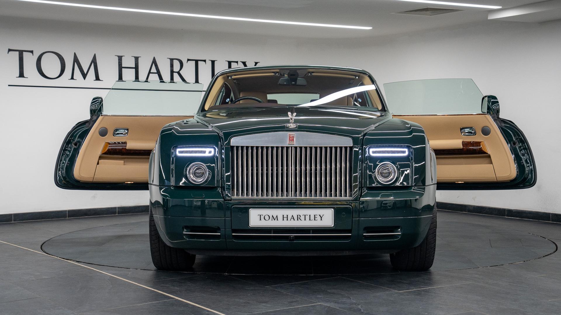 Rolls-Royce Phantom Photo 832e56f3-243c-4e4e-b984-3615052f467a.jpg